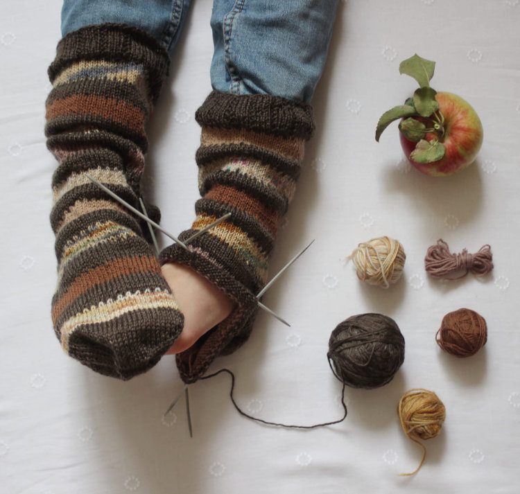 Jazzi Leftover Socks – Socken mit Fair-Isle-Muster in Braun, Grau und Naturtönen