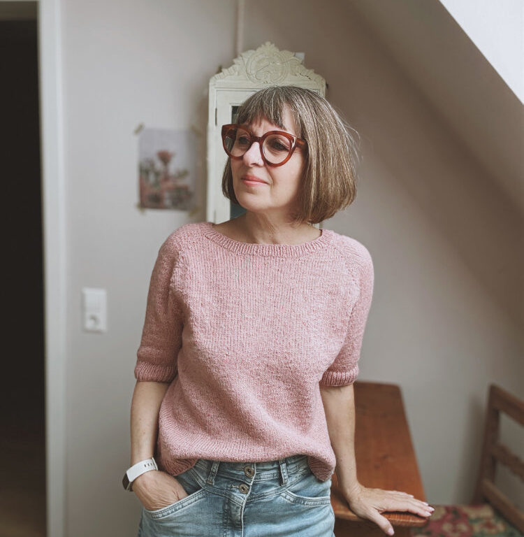 rosa p. Doorli Shortsleeve · nahtloses Kurzarm-Shirt · gestrickt von oben nach unten mit modifizierter Raglannaht